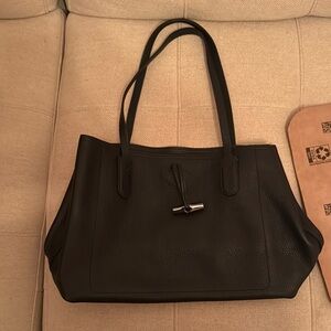 Elegant Black Leather Medium Tote Bag